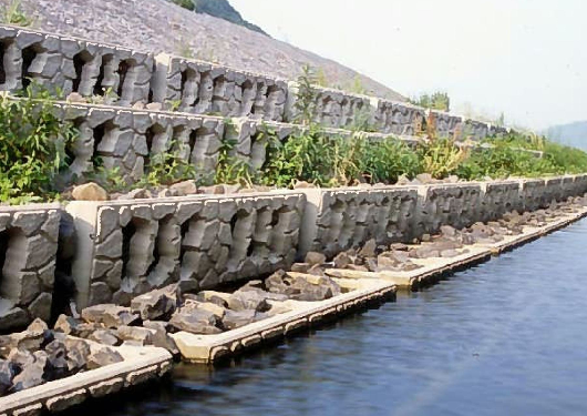 生態(tài)護坡